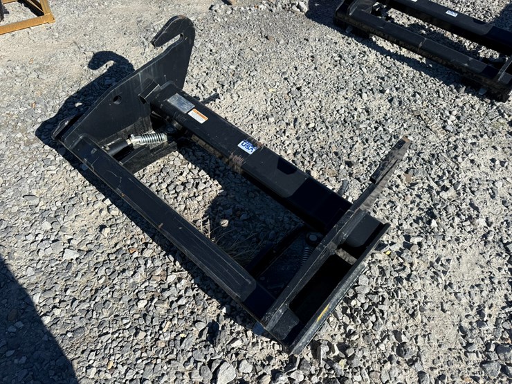 #2004-•-genie-telehandler-to-skid-steer-attachment-adapterinv#-35075-image-3