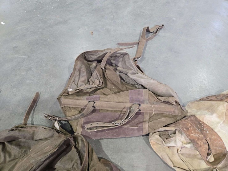 (2)-boxes-of-hay-sacks-with-leads-and-rope-image-8