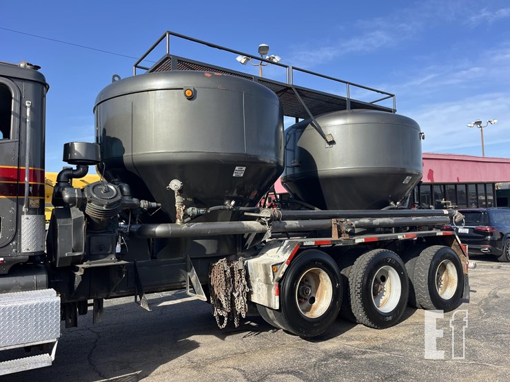 2004-international-paystar-5600-image-7