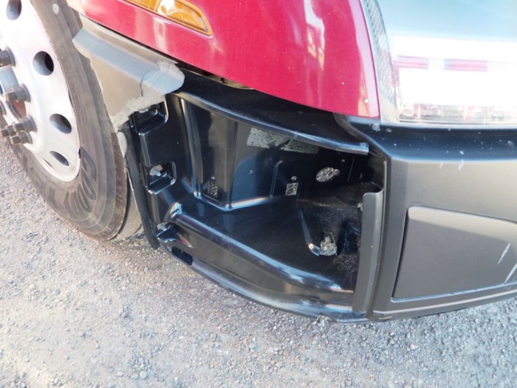 2021-volvo-vnl-300-image-6