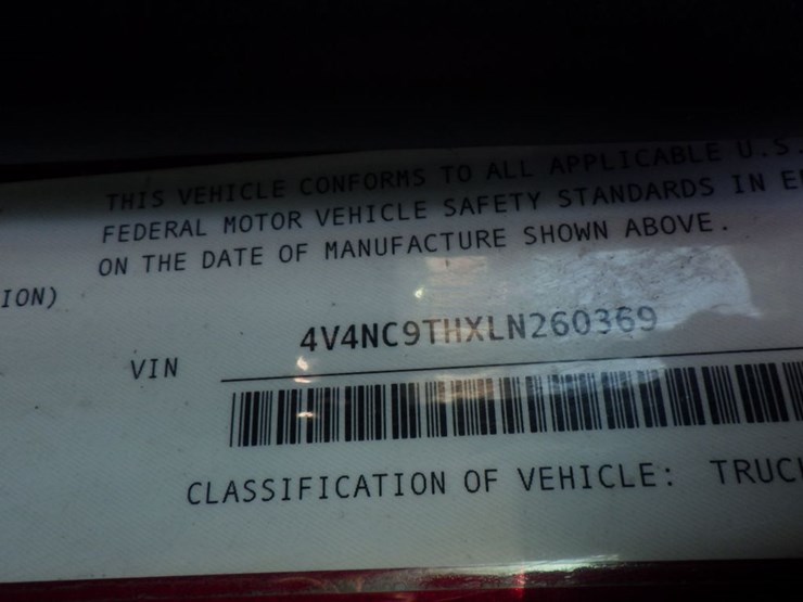 2020-volvo-vnl-760-image-22