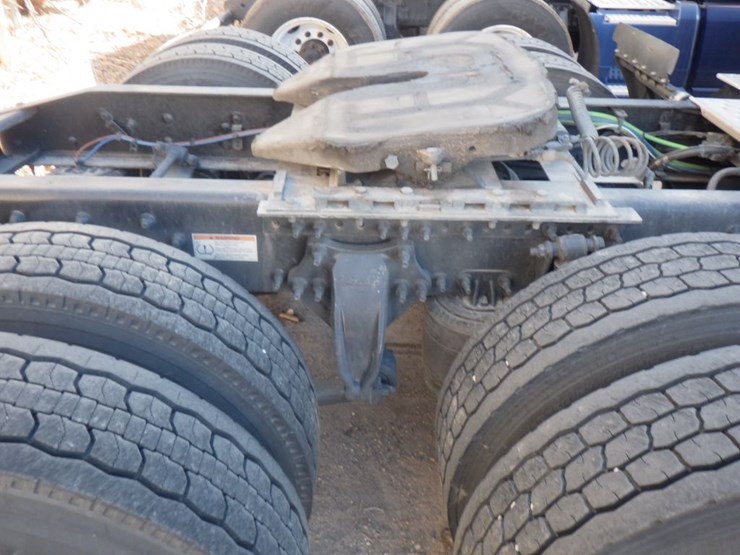 2023-freightliner-cascadia-126-image-5