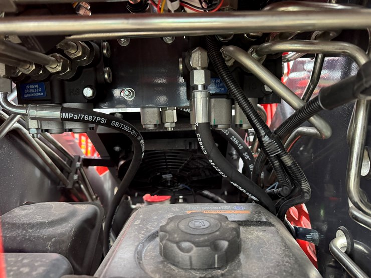 #22788-•-unused-agt-ysrt14-stand-on-tracked-loader-ysrt142025l102468-image-23