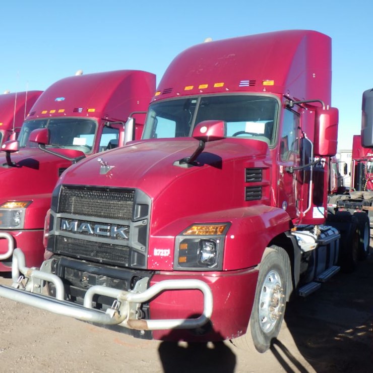 2020 MACK AN64T