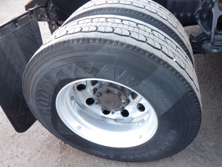 2022-kenworth-t680-image-12