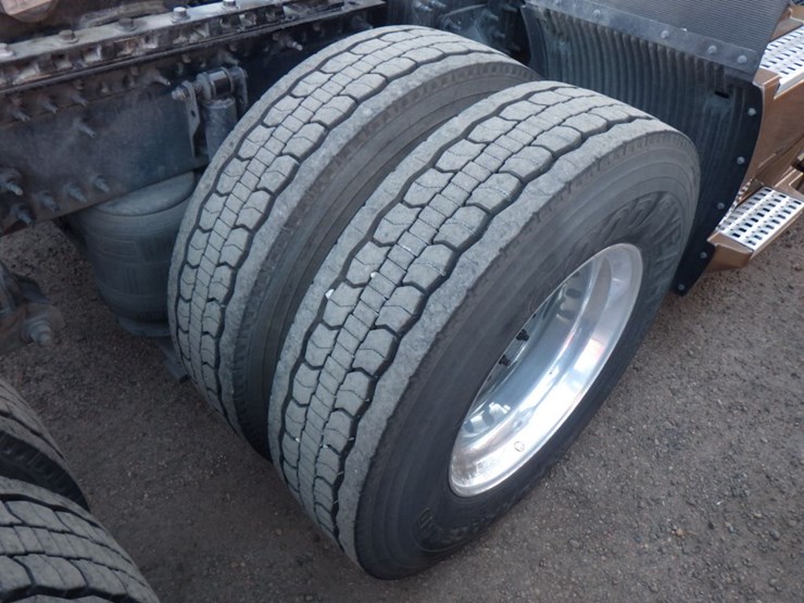 2023-volvo-vnl-760-image-5