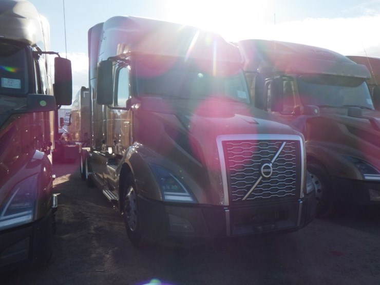 2022-volvo-vnl-760-image-4