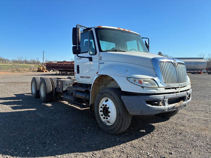 2008-international-durastar-4400-image-3