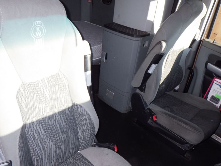 2022-kenworth-t680-image-5