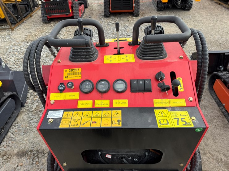 #92-•-unused-sdlool-sl380c-stand-on-tracked-loader-380j251001-inv#-36227-image-12