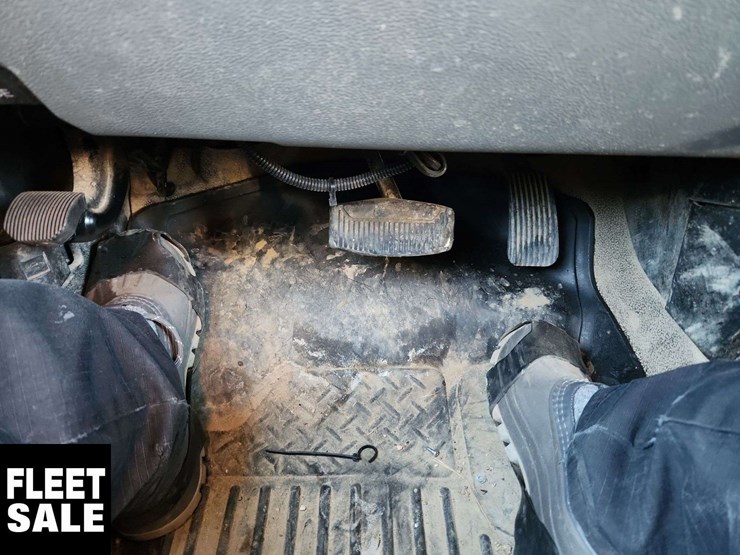 2021-ford-f350-image-28