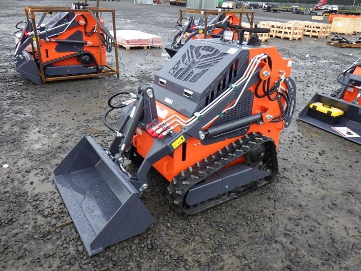 2025-tpm-t460-skid-steer-tracked-loader-image-1