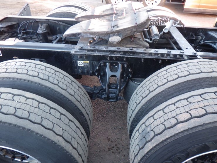 2024-kenworth-t680-image-7