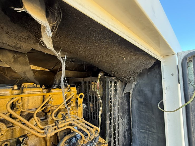 2007-caterpillar-xq20-image-26