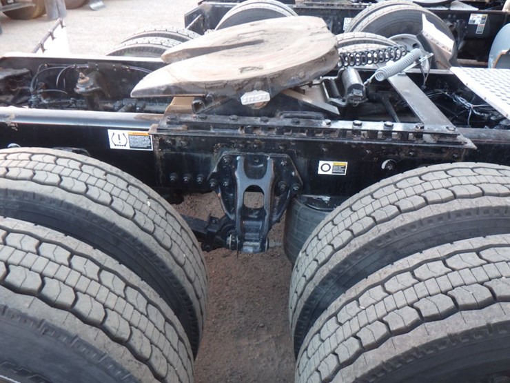 2022-kenworth-t680-image-4