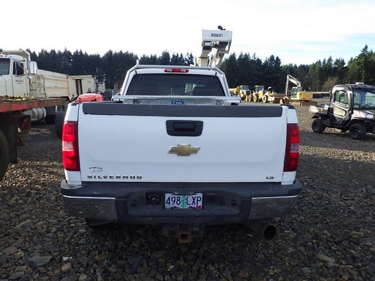 2012-chevrolet-3500-image-5