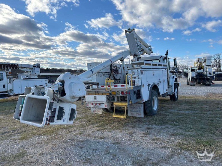 2013-freightliner-m2-106-altec-ta45m-44ft.-insulated-bucket-truck-image-3