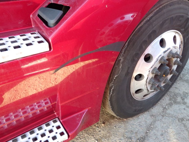 2021-volvo-vnl-300-image-8