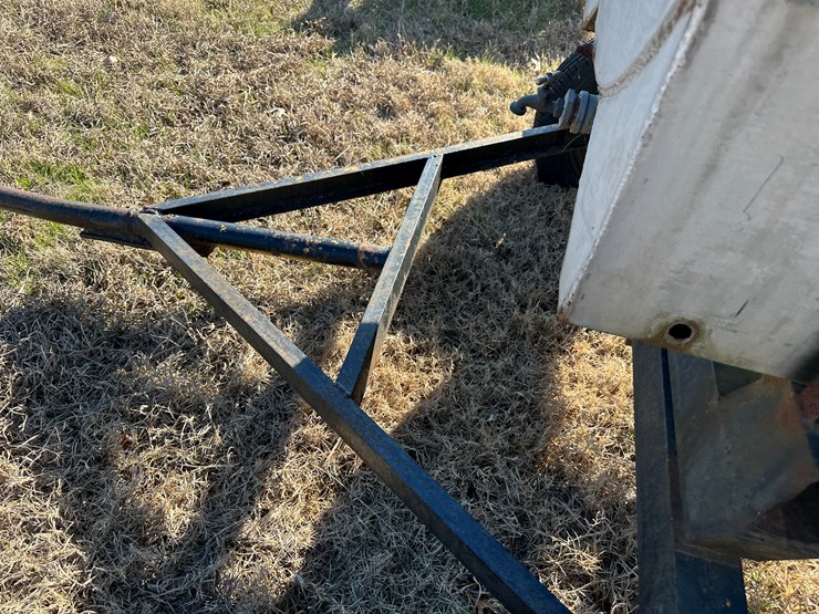 #35822-•-~1,000-gallon-fuel-wagon-image-22