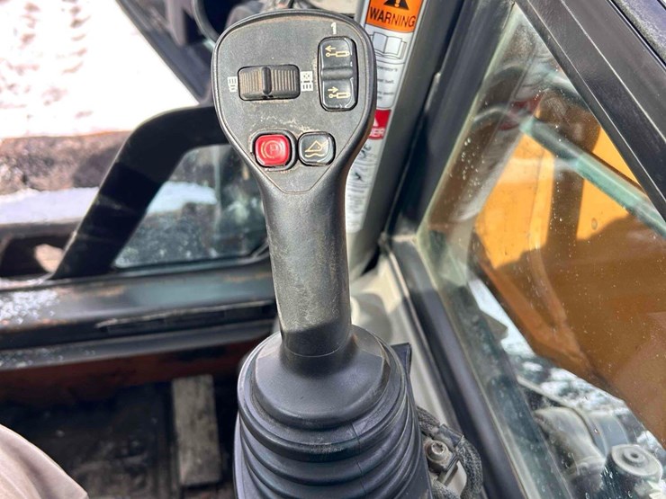 2021-case-tv450b-image-19