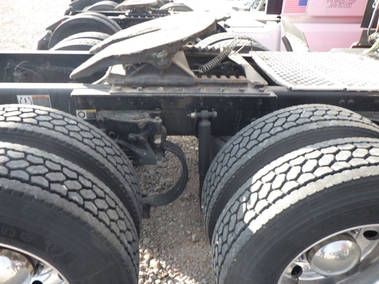 2020-kenworth-t680-image-10