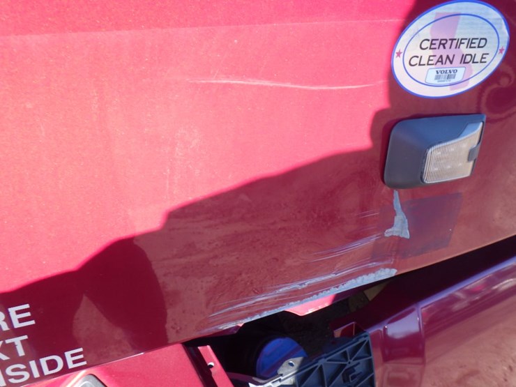 2020-volvo-vnl-760-image-14