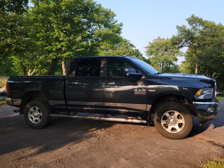 2016-dodge-ram-2500-image-3