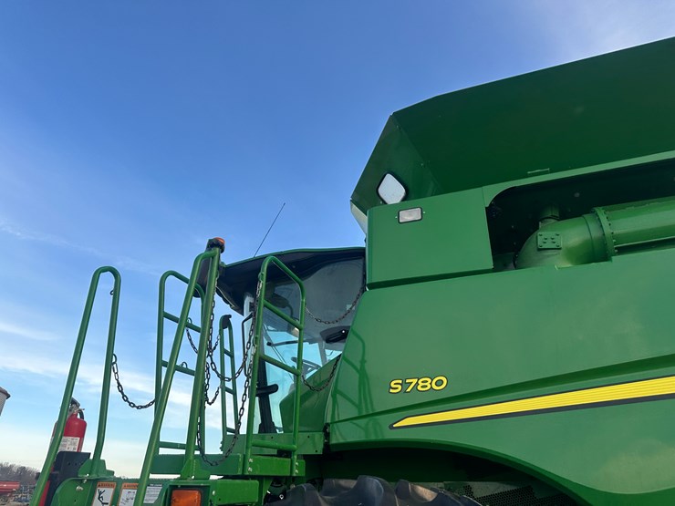 2018-john-deere-s780-image-27