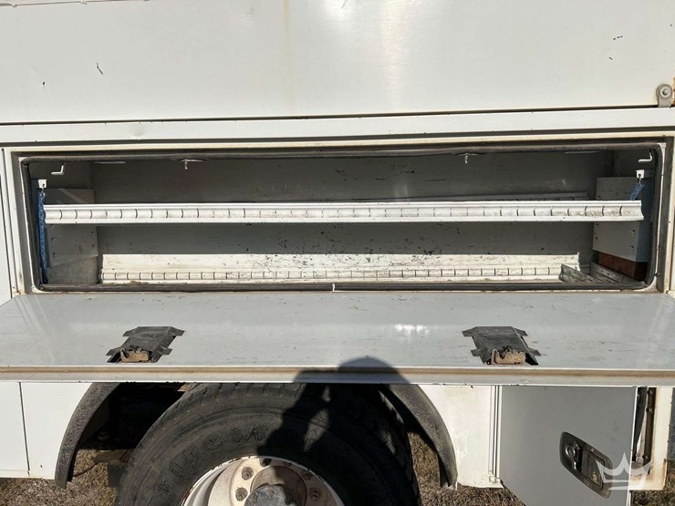 2013-freightliner-m2-106-altec-ta45m-44ft.-insulated-bucket-truck-image-21