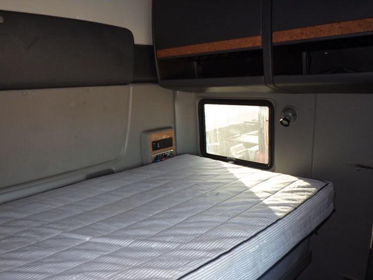 2016-international-prostar-image-7