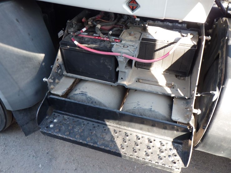 2017-international-prostar-image-16