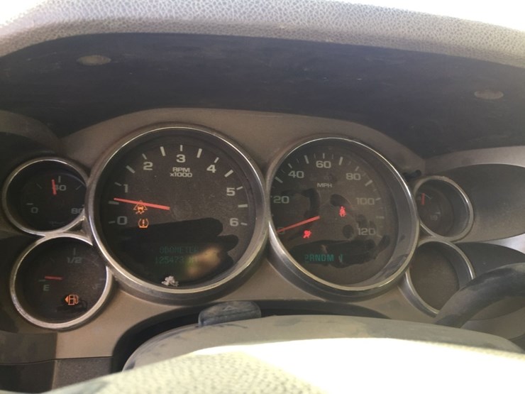 2011-chevrolet-2500hd-image-6