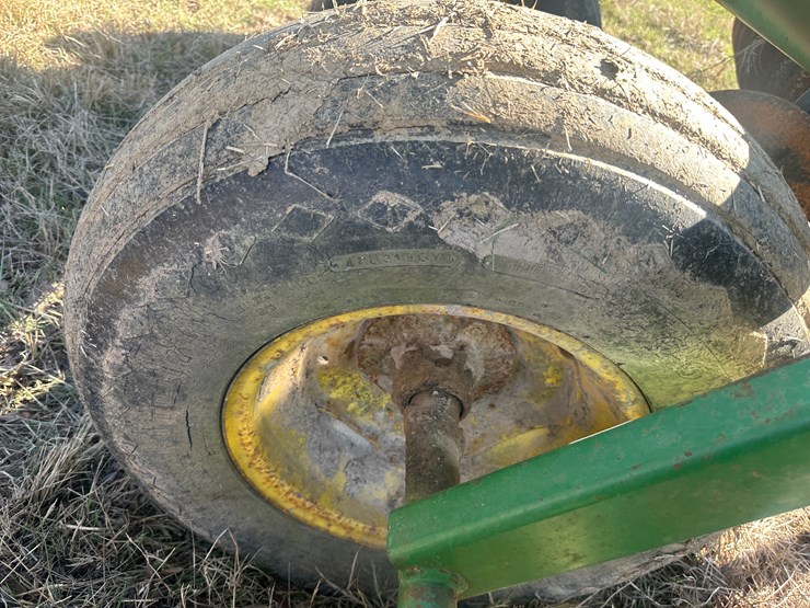 john-deere-27-image-13