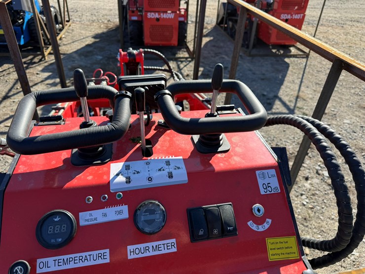 #22789-•-unused-agt-ysrt14-stand-on-tracked-loader-ysrt142025l102793-image-12