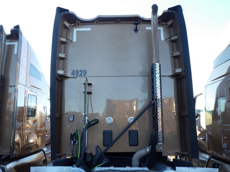 2022-kenworth-t680-image-14