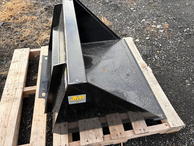 (new)-36in-dingo-bucket-image-5