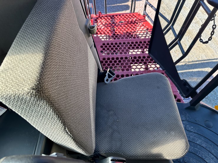 #35797-•-2011-case-7120-combine-image-108