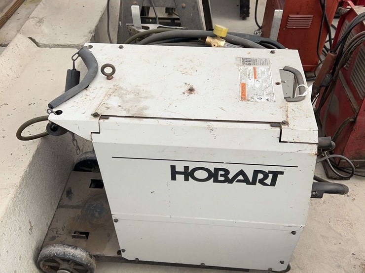 hobart-beta-mig-250-comes-with-aluminum-spool-gun-and-10lbs-of-.035-aluminum-roll-of-wire-and-regulator-for-argon-tank-image-4