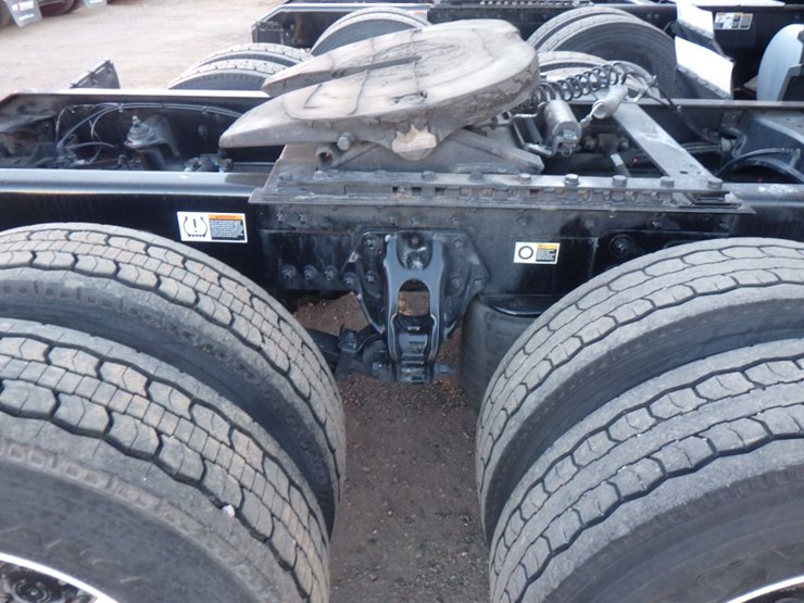 2024-kenworth-t680-image-4