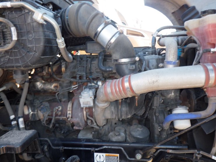 2022-kenworth-t680-image-25