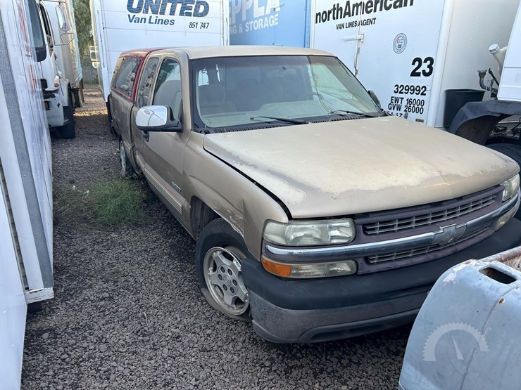 2001-chevrolet-silverado-1500-image-3