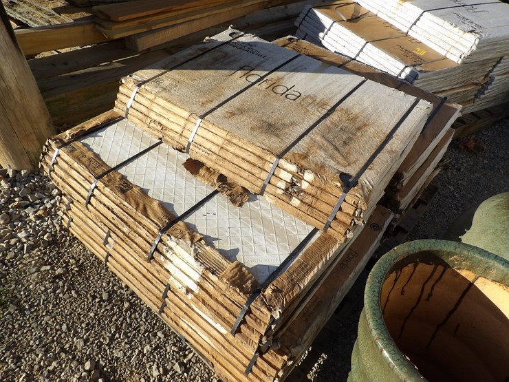 #4881-•-**lot-of-(3)-pallet-of-24"-x-36"-porcelain-tiles-image-2