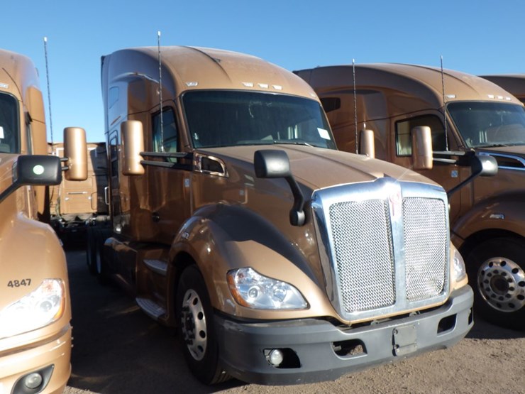 2022-kenworth-t680-image-4
