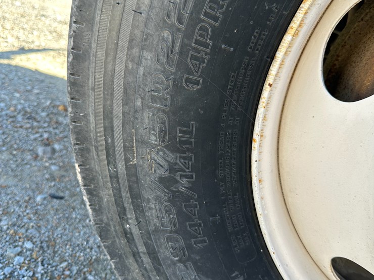 1998-volvo-vn-image-8