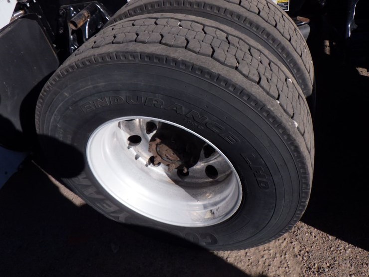 2022-kenworth-t680-image-14