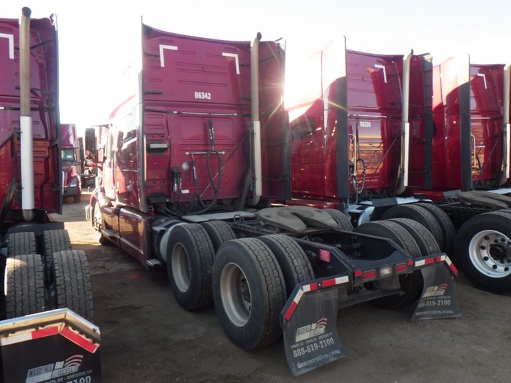 2020-volvo-vnl-760-image-10