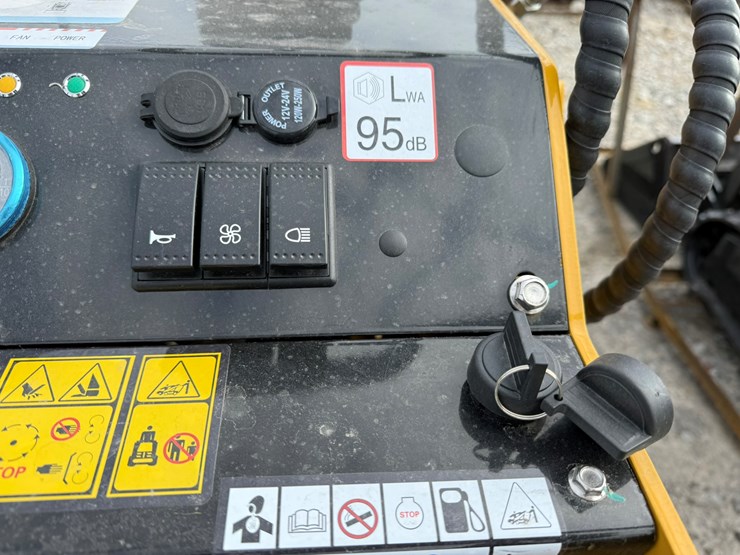 #84-•-unused-agt-mx-mrt14-stand-on-skid-steer-loader-mxmrt142025000994-inv#-35730-image-16