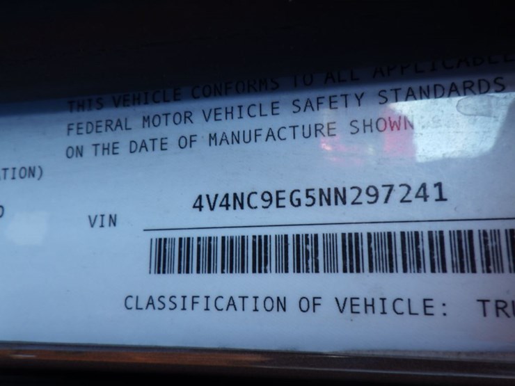 2022-volvo-vnl-760-image-22