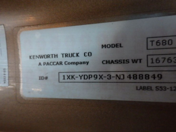 2022-kenworth-t680-image-22