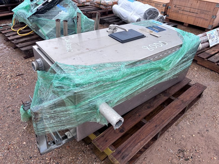 #8000-•-pallet-with-transfer-switch-image-2